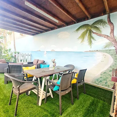 Mamas Summer House Λάρνακα