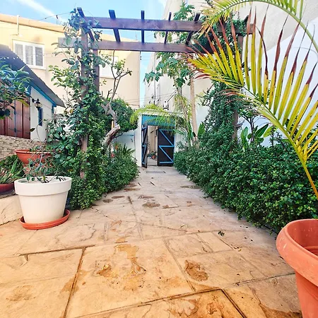 Mamas Summer House * Larnaka